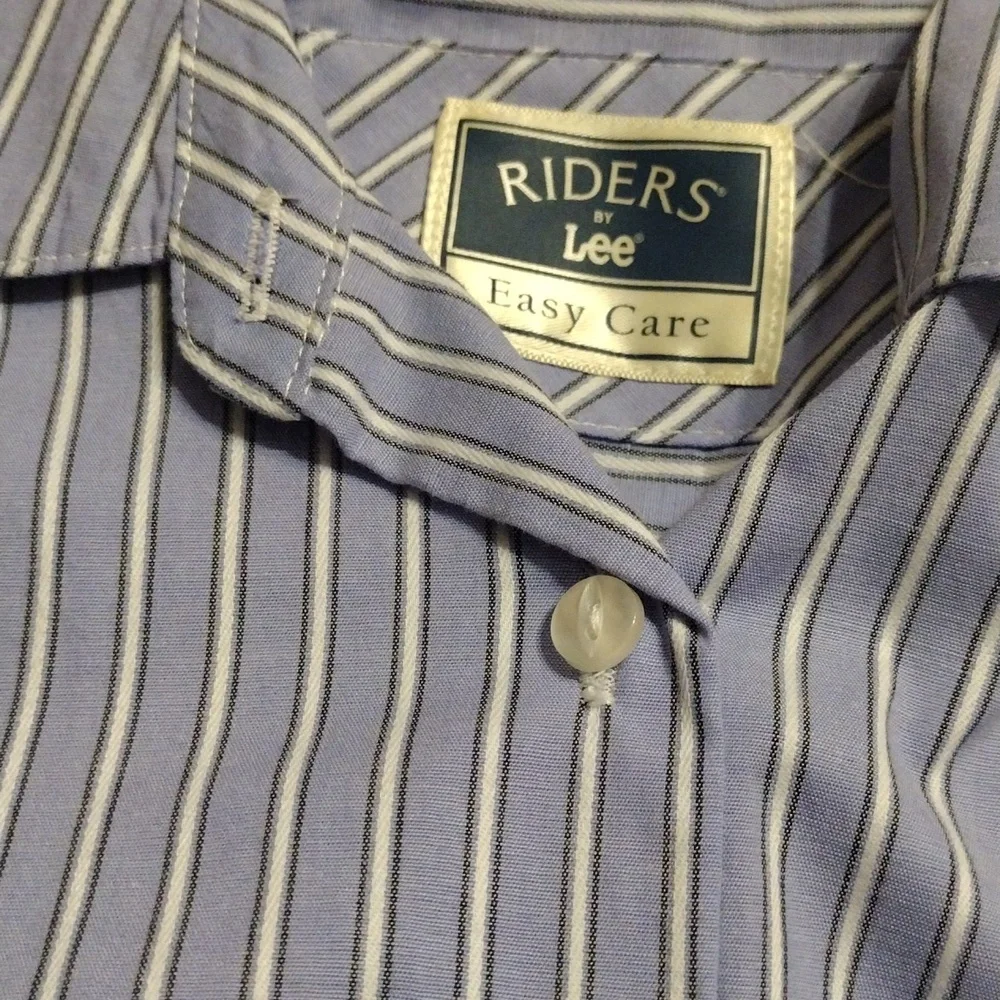 Riders by Lee, women's casual cotton button down blouses. Being sold as a Group - Picture 6 of 6